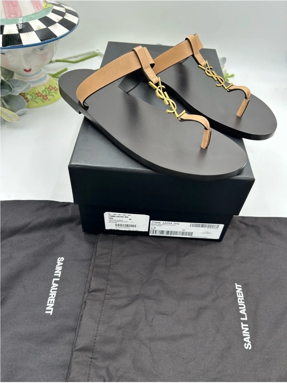 Men’s Saint Laurent CASANDRE YSL logo thong sandals, size 43 made in Italy